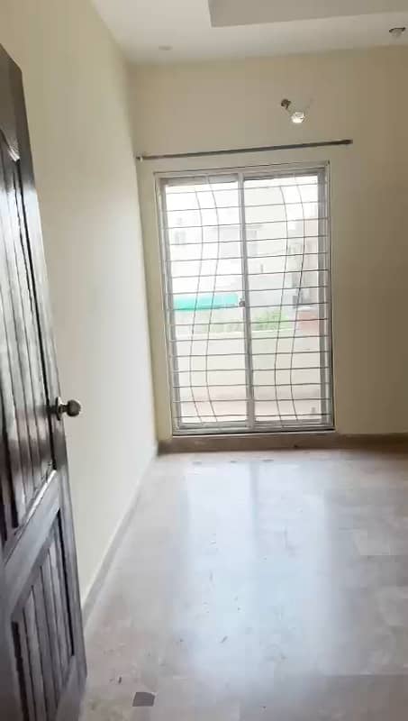 5 Marla Flat For Sale In Paragon City Lahore 29