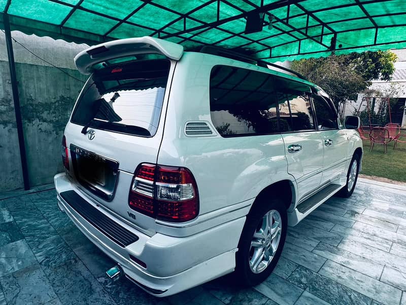 Toyota Land Cruiser 1998 Excellent Condition 2