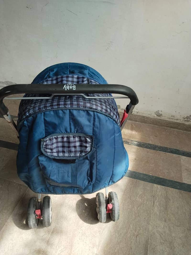 BABY PRAM IN NEW CONDITION FOR SALE JUST 1 MONTH USED 1