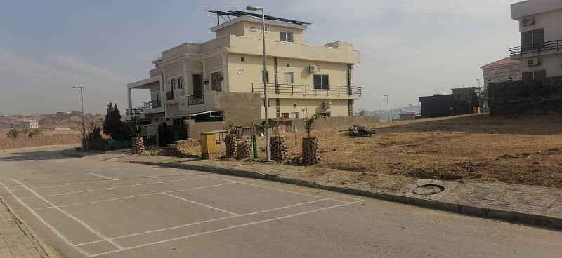 10 MARLA HEIGHTED VIEW RESIDENTIAL PLOT AVAILABLE FOR SALE IN BLOCK G 2