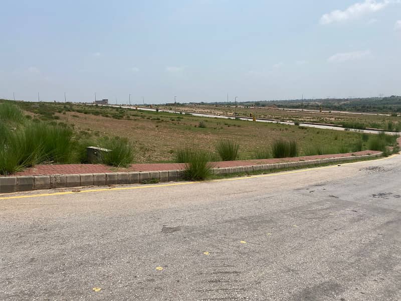 BOULEVARD CORNER 1 KANAL WITH EXTRA LAND PLOT AVAILABLE FOR SALE IN BAHRIA ORCHARD 1