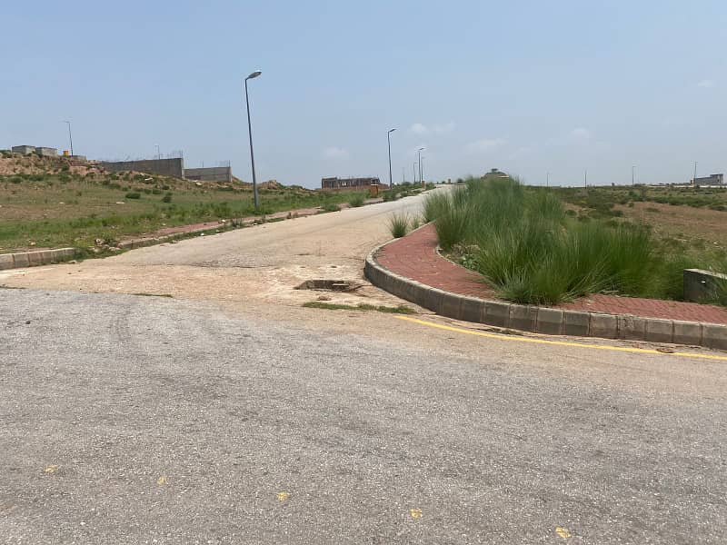 BOULEVARD CORNER 1 KANAL WITH EXTRA LAND PLOT AVAILABLE FOR SALE IN BAHRIA ORCHARD 2