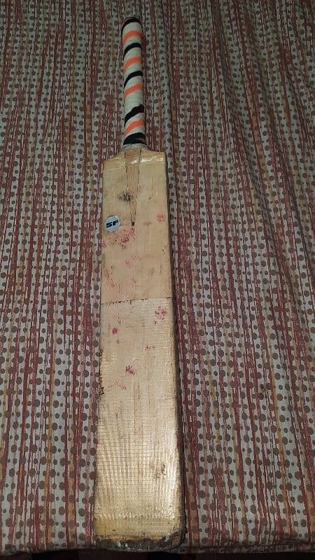 CRICKET HARD BALL BAT 6 GRAIN / BOTTOM AND MIDDLE BOHT ALA HAI 2