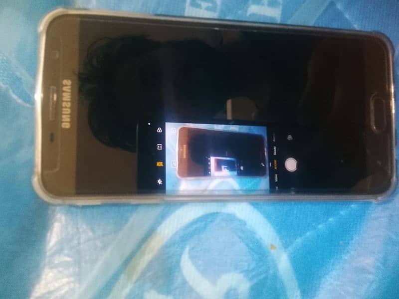 Samsung Galaxy J7 prime2 1