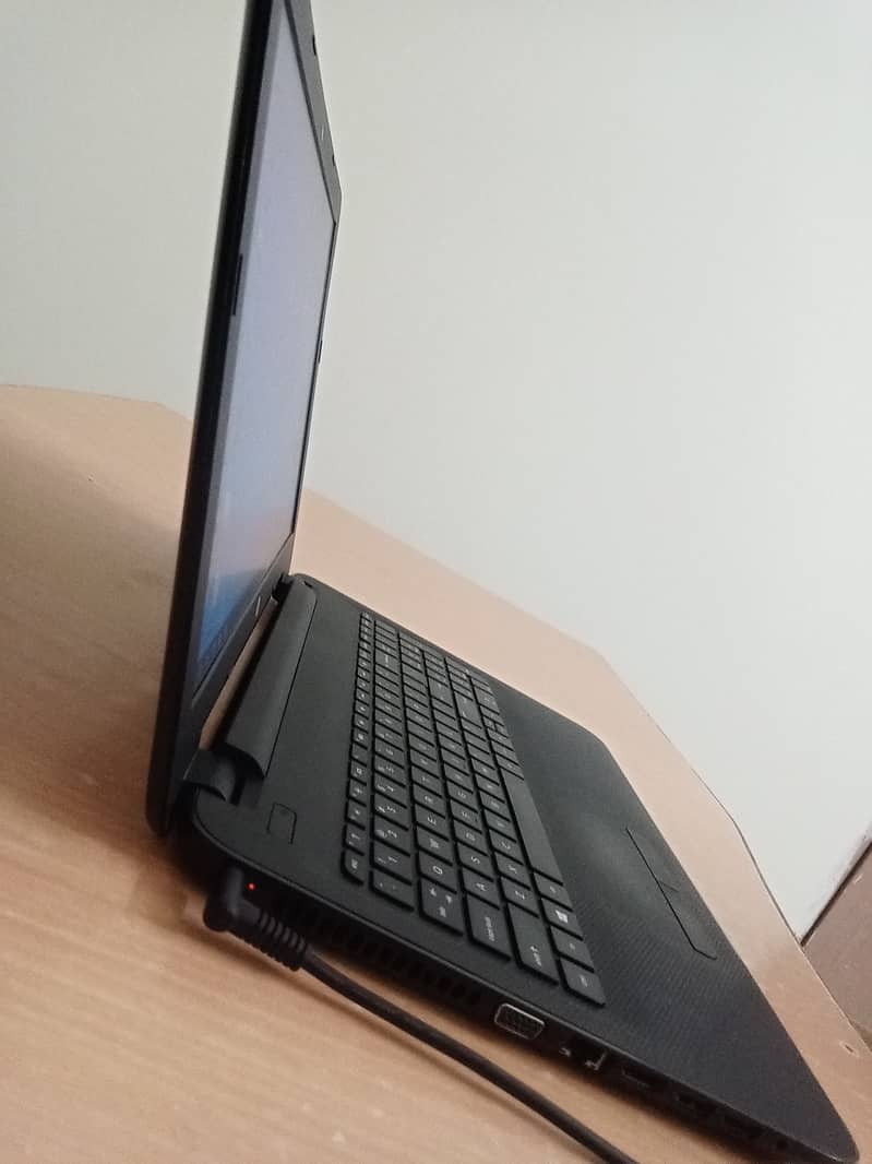 HP 255 g4 8gb ram 500gb SSD 5