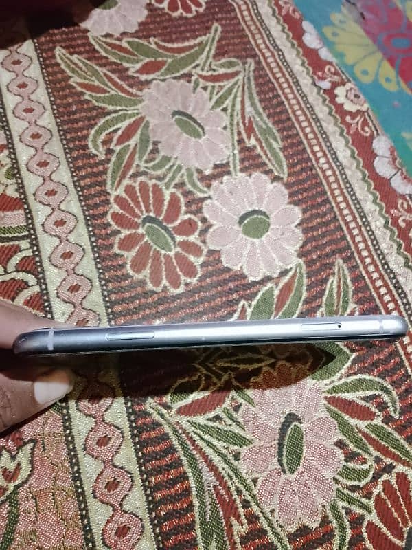 iphone 11 10/9.5 condition 3