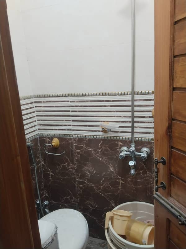 Ghouri town 5B Near by Fowra Chok Ground floor water electrity Available 5