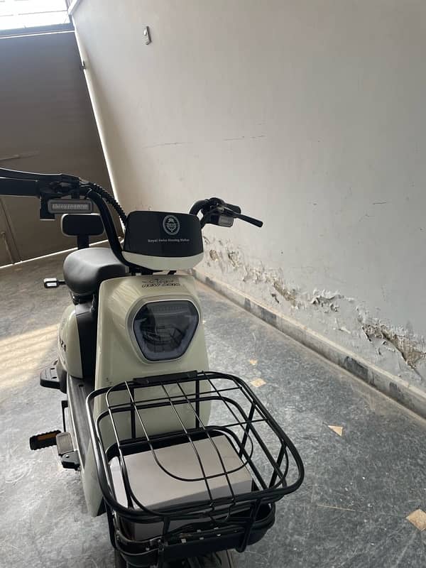 New Asia Electric Scooty+ Paddle 1