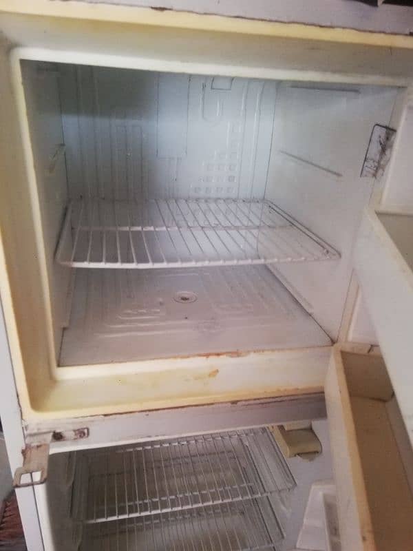 25000 Price Dawnlance Refrigerator 2