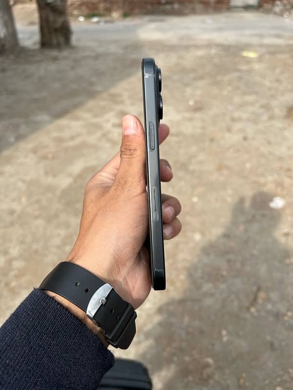 i phone 15pro max 256 gb not pta jv battery 100% 1