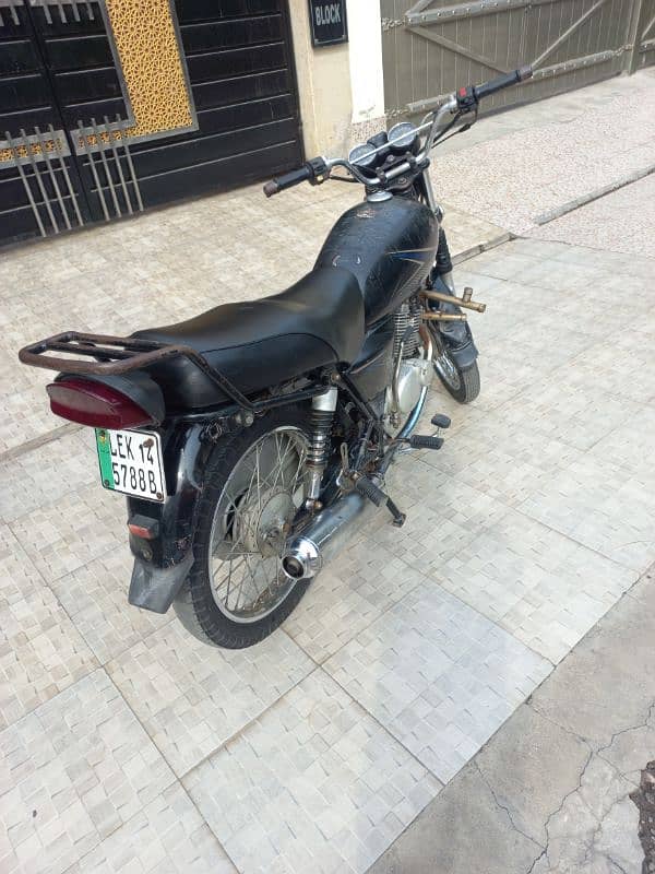 suzuki gs 150 model 2014 1