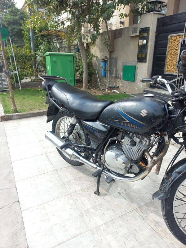 suzuki gs 150 model 2014 2