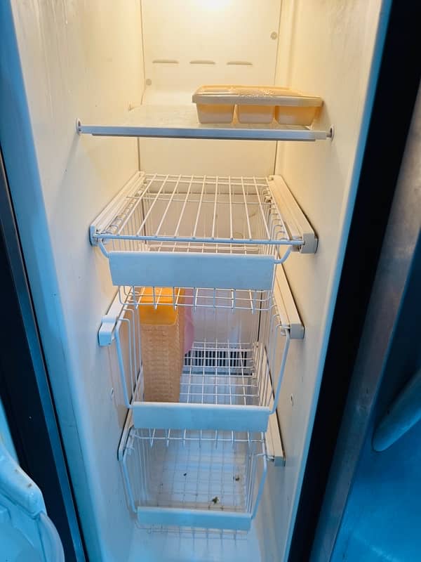 Frigidare 2 door (side by side) fridge for sale 3