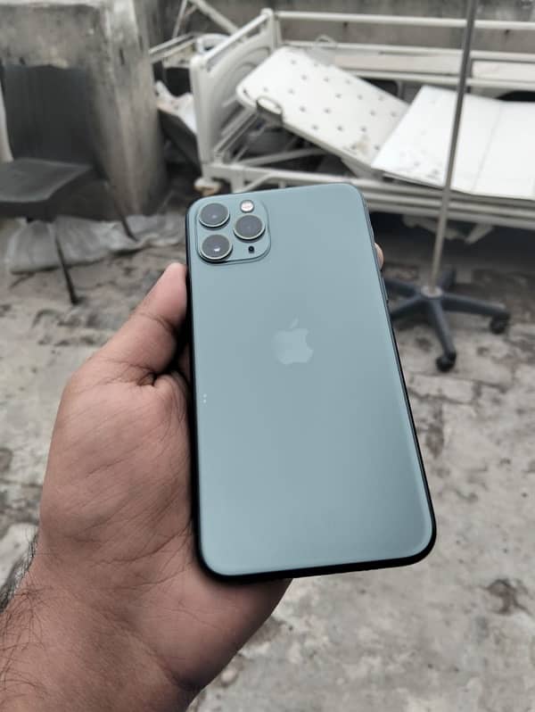 iphone 11 pro 256GB 9/10 Factory unlock 0