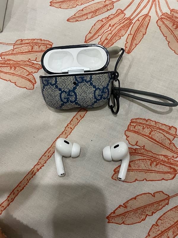 Iphone 16 Pro Max + Apple AirPods Pro 2nd Gen 9