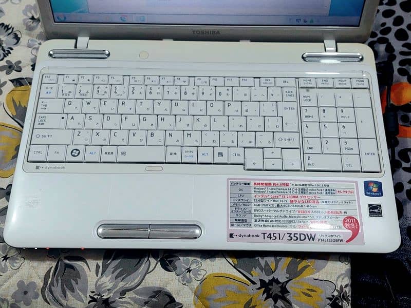 BRAND: TOSHIBA  CORE i-5 RAM 4 GB HARD DRIVE 320 GB CHARGER PRICE: 4