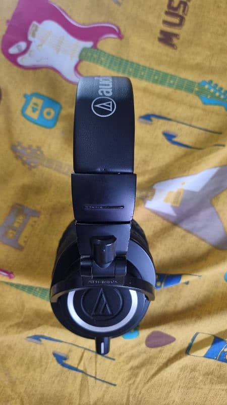 Audio technica ATH M50x with original cable, hardcase, headband cover 5