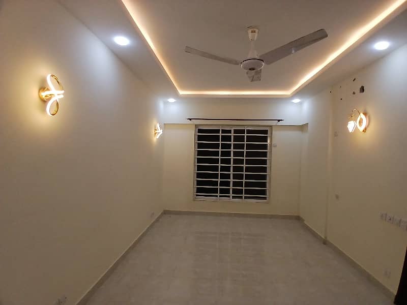 3 BED DRAWING DINNING WEST OPEN SAFARI PARK FACING FLAT FOR RENT IN RANA RESIDENCY 11