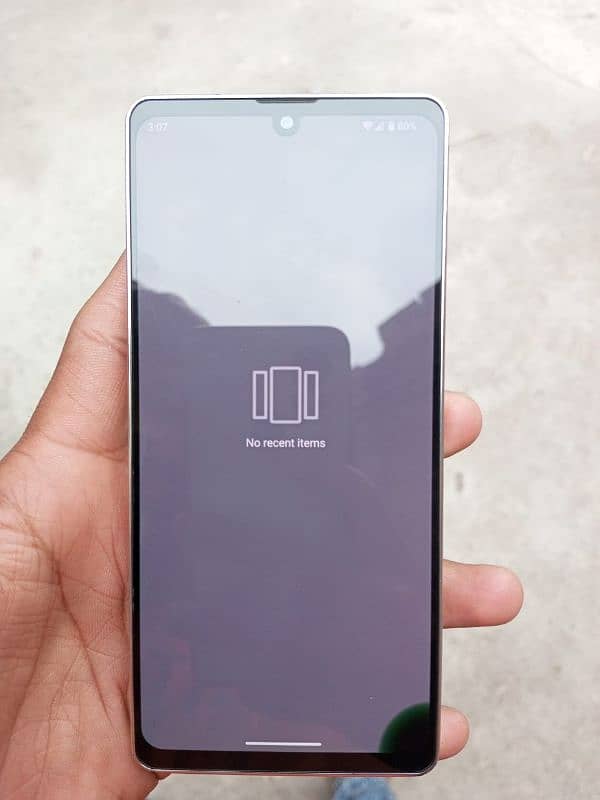 Aquos zero 6   8/128 gb 4