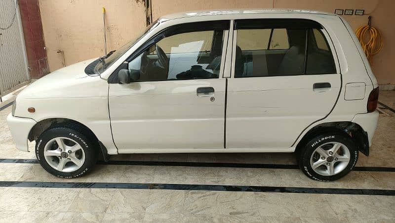 Daihatsu Cuore 2010 5