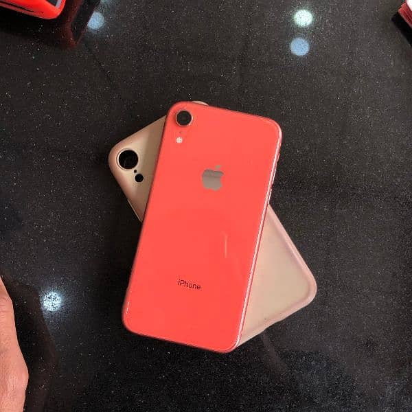 IPHONE XR 10/10 CONDITION 8