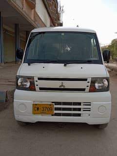 Mitsubishi Minicab Bravo 2011