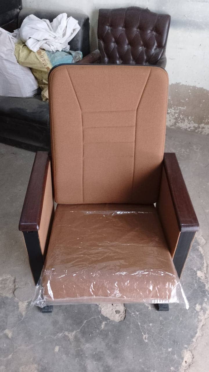 Auditorium Chairs/ Theater Chairs 11