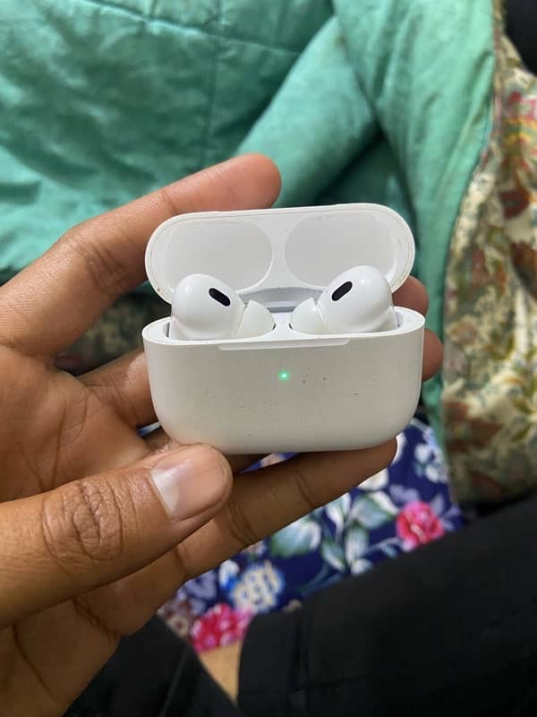 apple Airpods pro 4