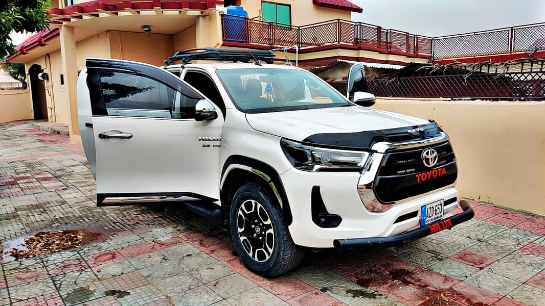 Toyota Hilux 2021 revo super white 2