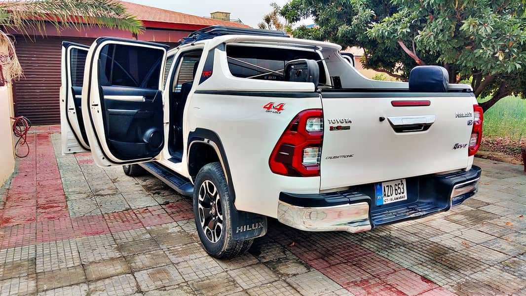 Toyota Hilux 2021 revo super white 6