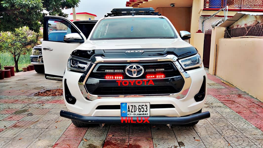 Toyota Hilux 2021 revo super white 7