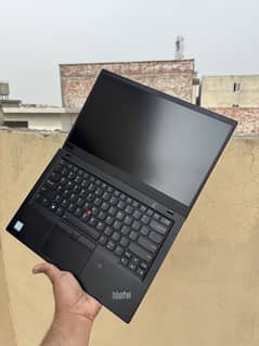 Lenovo X1 Carbon Core i5 8th gen better than Dell XPS, HP Elitebook