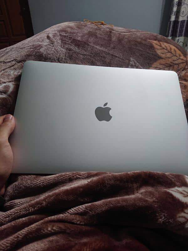 macbook 2017 pro 13' with TouchPad 4