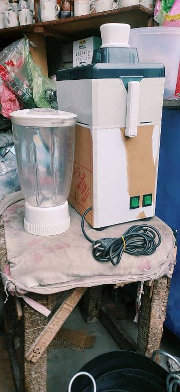 commercial juicer blender 0