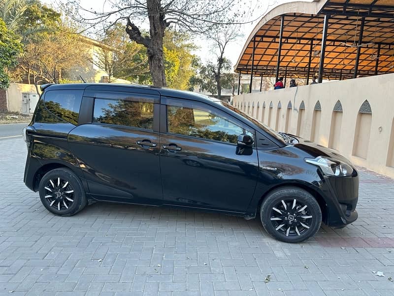 Toyota Sienta 2016 4