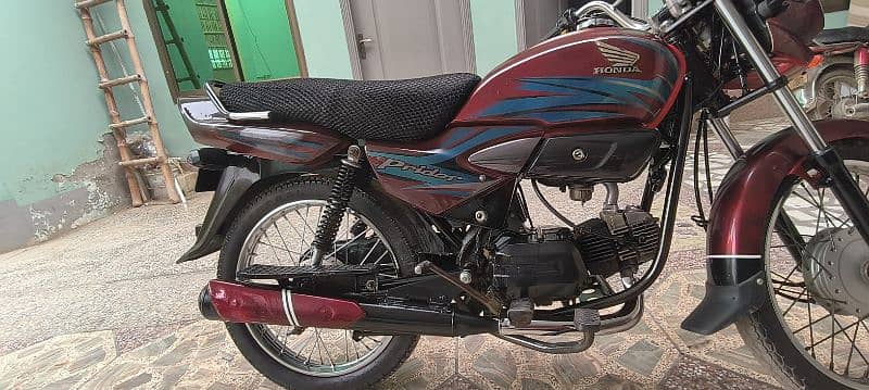 Honda pridor good condition me hy 7