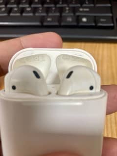 Apple Airpods 2 | 2nd Generation Apple Airpods Original with Box