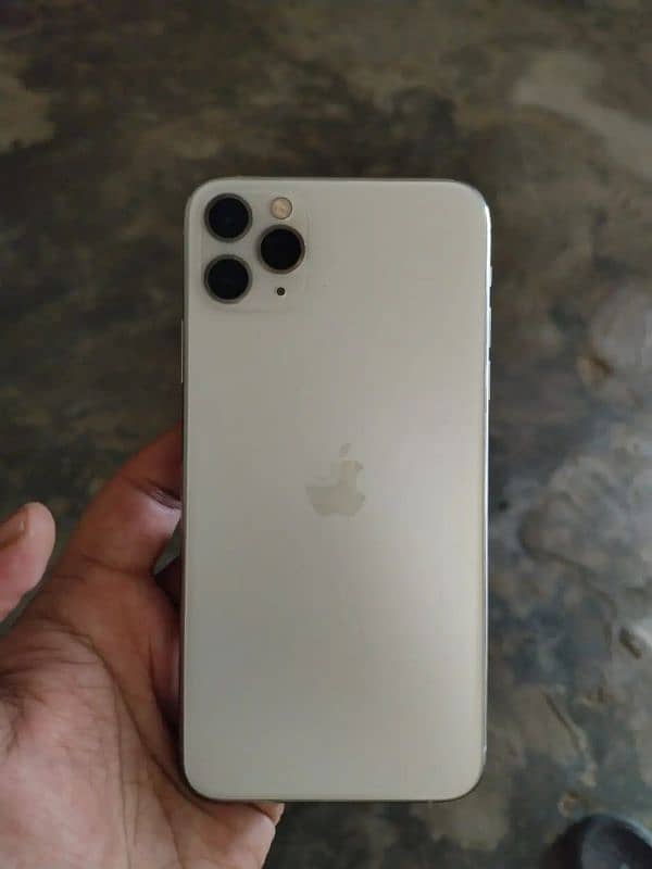 I phone 11 pro max 256 gb 4