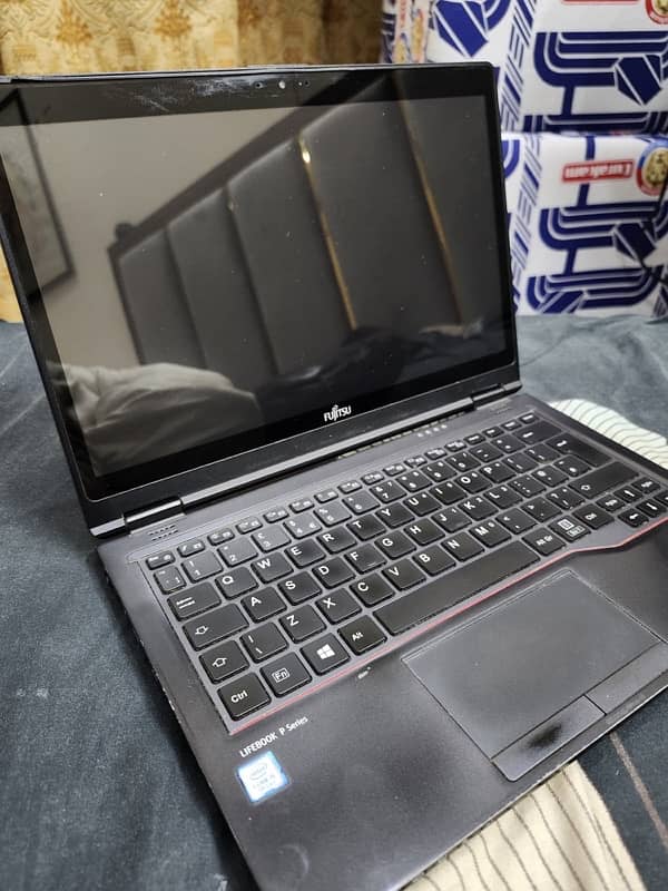 Fujitsu i5 7th gen touchscreen laptop 8gb 128gb ssd 0