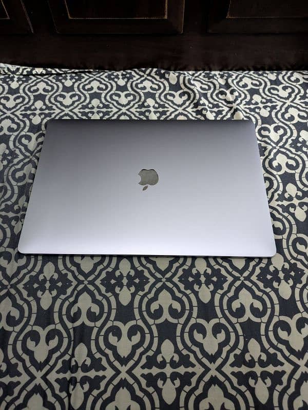 MacBook Pro 2019 32/512 1