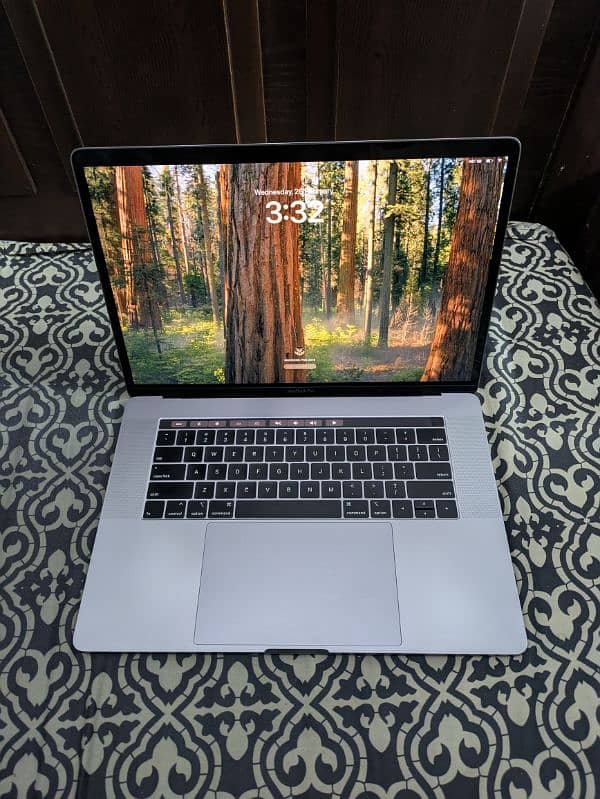 MacBook Pro 2019 32/512 4