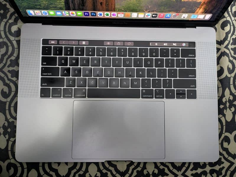 MacBook Pro 2019 32/512 6