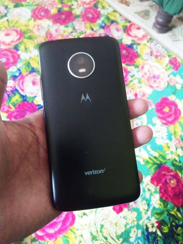 Motorola E4 2