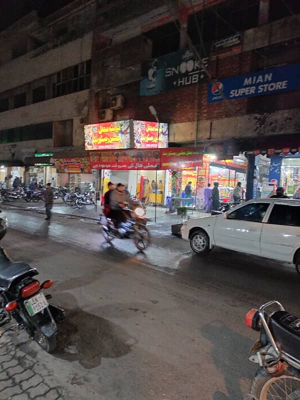 200 SQFT SHOP FOR SALE AT IDEAL LOCATION OF ALLAMA IQBAL TOWN 4