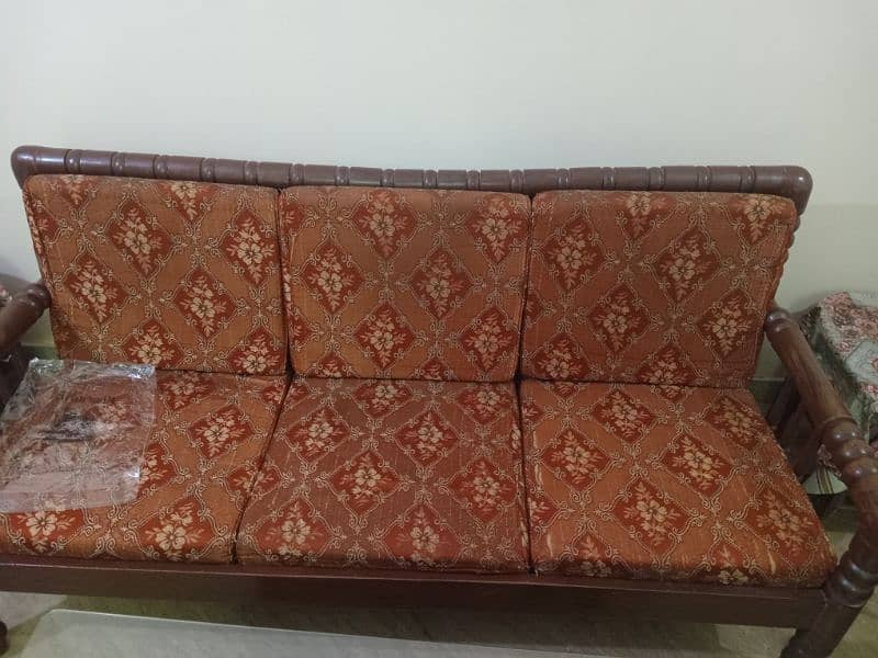 I am selling sofa or carpet or single sofa 1