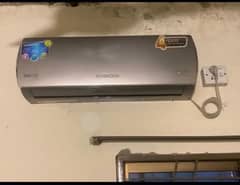 Kenwood 1.5 ton DC inverter heat and cool black