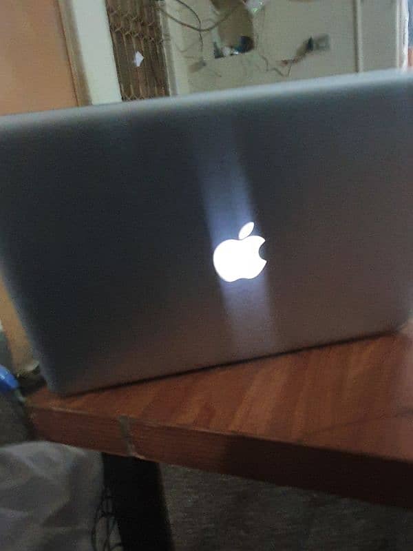 Mac Book 12 Pro 1