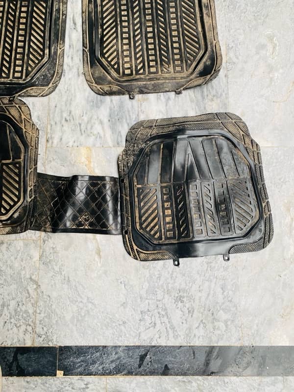 Universal car mats for sale 0