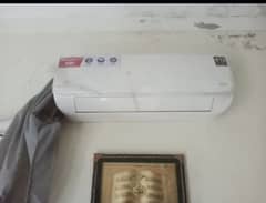 Dawlance 1 ton DC inverter heat and cool