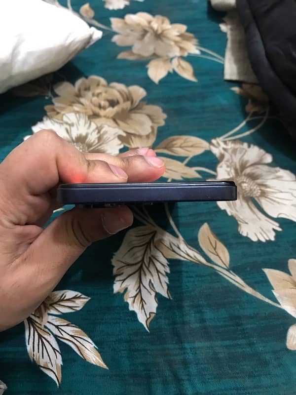 INFINIX HOT 30 (8+8/128) complete box urgent sale 3